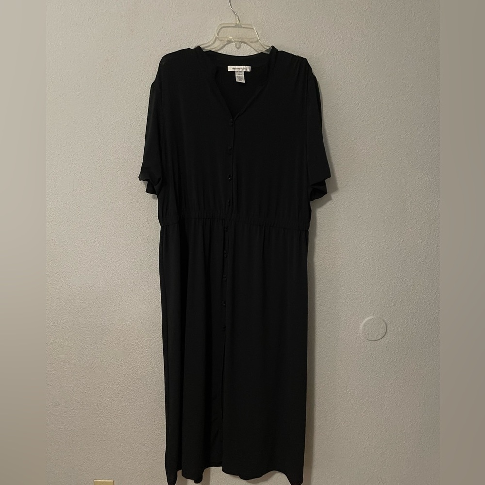 Black midi dress. Short sleeve w/buttons